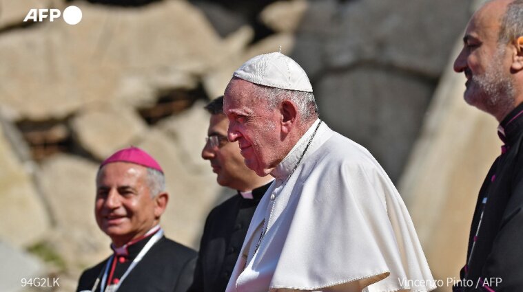 Папа Франциск проведет воскресную молитву с больничной койки