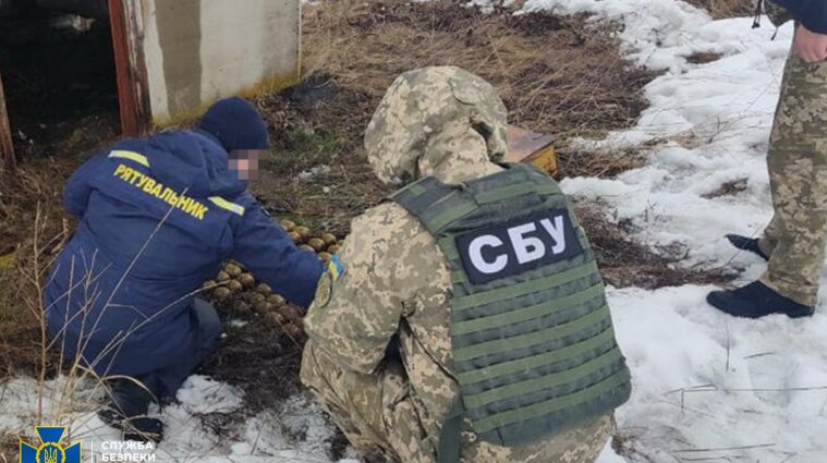 Підривали авто українських військових: на Луганщині знайшли арсенал ворожих диверсантів (фото)