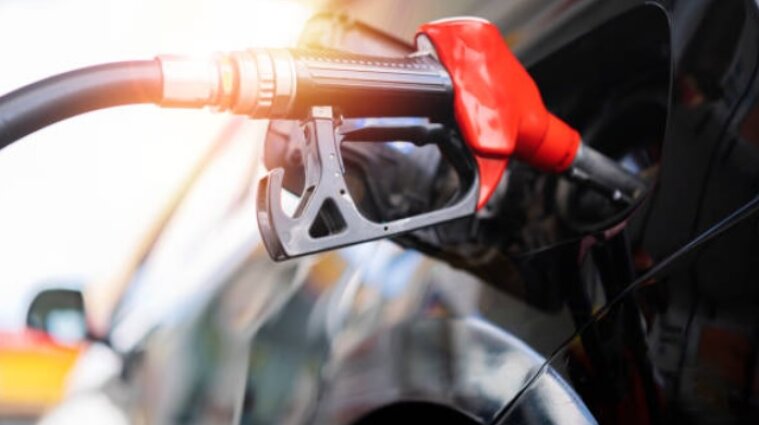 Українські АЗС змінили ціни на бензин, дизель та автогаз: скільки коштує заправитись