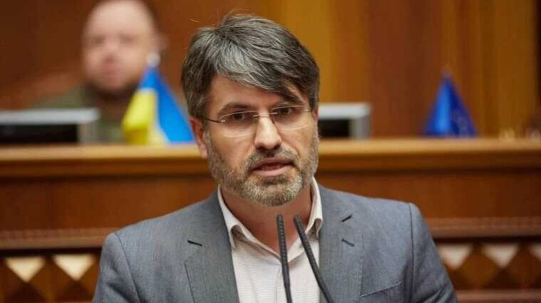 Член ВРП Роман Маселко получил триста тысяч гривен отпускных за один день отпуска