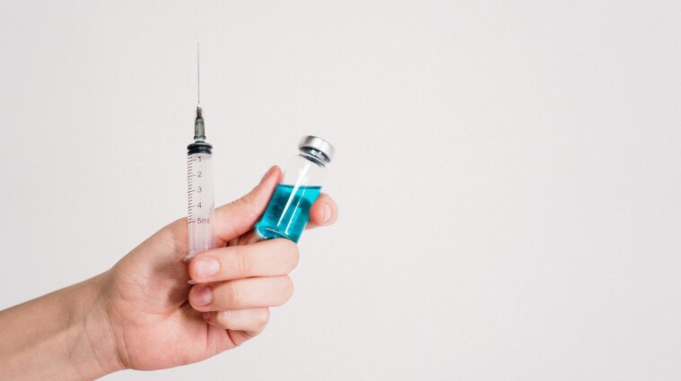 Вакцина Pfizer коштуватиме для ЄС 15,5 євро за дозу
