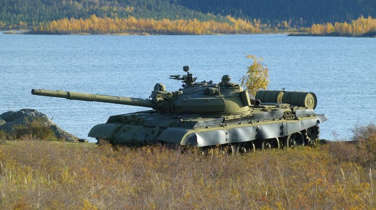 Росія доправляє на фронт застарілі танки Т-62 і Т-80БВ, - розвідка