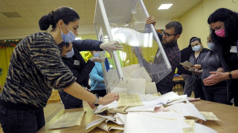 В четырех районах Харькова известны результаты выборов