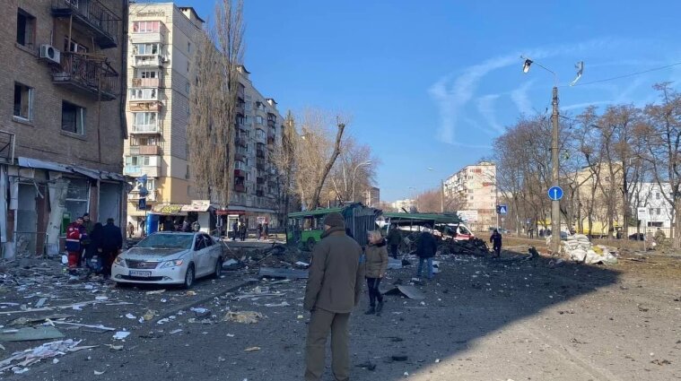 На Куреневке в Киеве упали остатки крылатой ракеты оккупантов, сбитой ПВО (фото, видео)