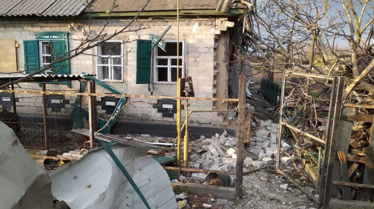 13 населених пунктів Донеччини обстріляли рашисти: є жертви та поранені