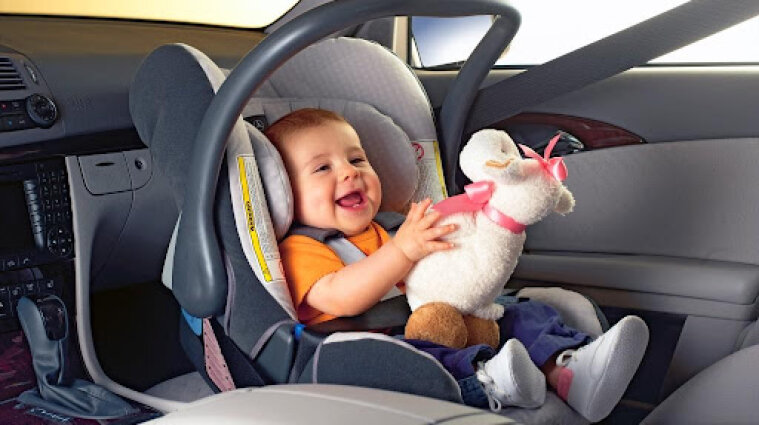 Как правильно перевозить детей в авто и обязательны ли автокресла