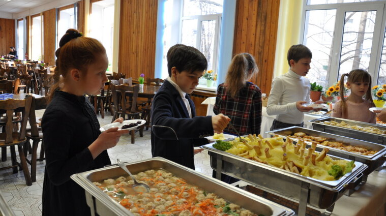 В Україні розроблять програму, у якій батьки побачать всі страви нового шкільного меню – Клопотенко