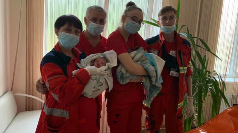 В Харькове женщина родила двойню просто в ванной