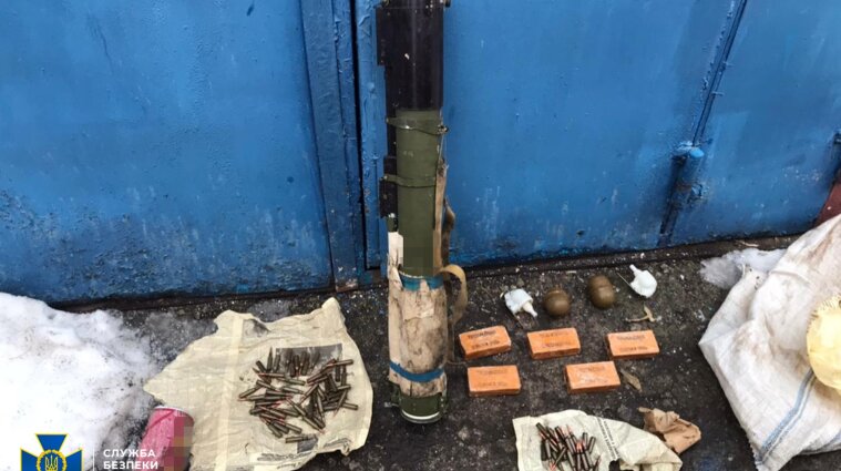 Підозрюють диверсії: на Луганщині знайшли тротил і гранати