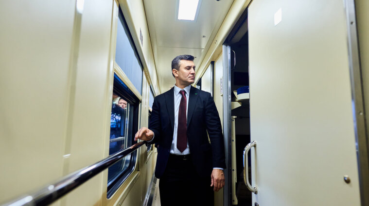 Тищенко провел ревизию в вагонах Укрзализныци - фото