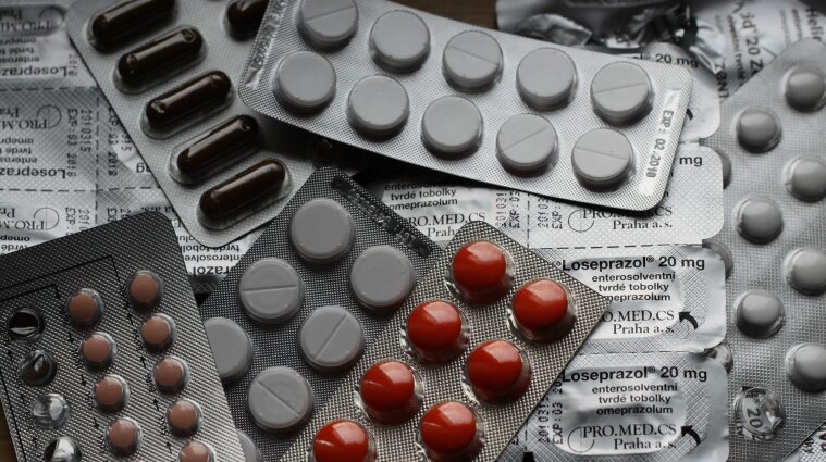 Виготовлені за участі росії: в Україні заборонили продаж майже 40 лікарських препаратів