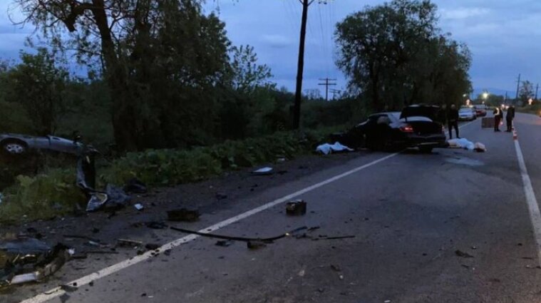 В Закарпатье произошло ДТП с тремя жертвами: среди погибших - депутат и полицейский