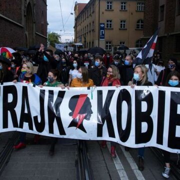 Що відбувається у Польщі із забороною абортів та як це вплине на Україну