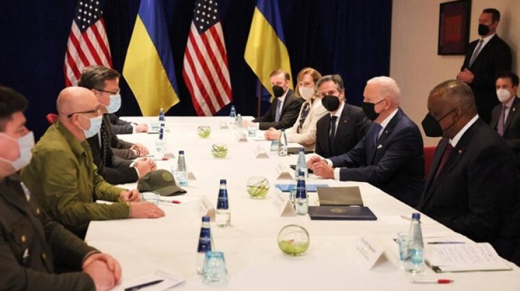 Обсудили новые санкции против россии: Кулеба о встрече с Байденом в Польше