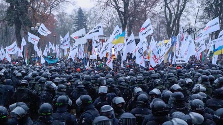 Протесты предпринимателей в Киеве: ограничение транспорта и задержания
