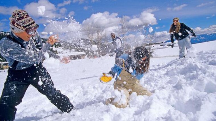 В Великобритании мужчины организовали массовые снежки - их оштрафовали на 10 тыс. фунтов