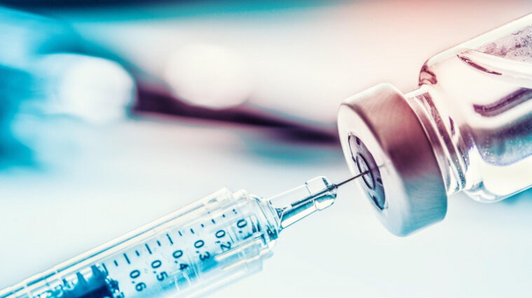 Вакцинація від COVID-19: понад сім млн українців отримали першу дозу