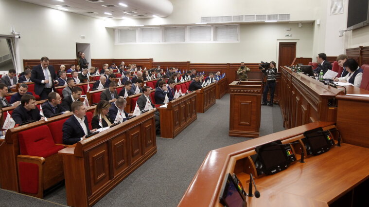 Пятеро депутатов Киевсовета вышли из фракции "Единство"