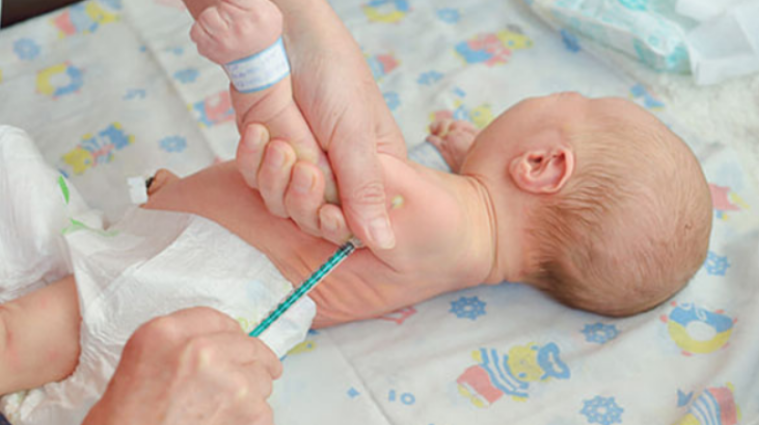 Просроченная вакцина: в Украине новорожденных уже месяц не прививают от туберкулеза