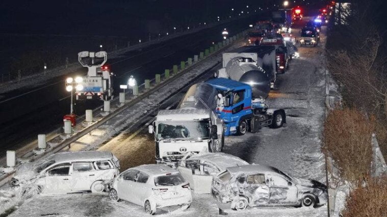 В Японії зіштовхнулись 134 авто внаслідок снігопаду