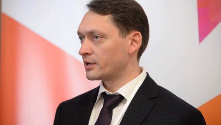 Колишній заступник глави Міноборони Резнікова Ростислав Землинський, який погоджував "яйця по 17 гривень" став послом з особливих доручень МЗС