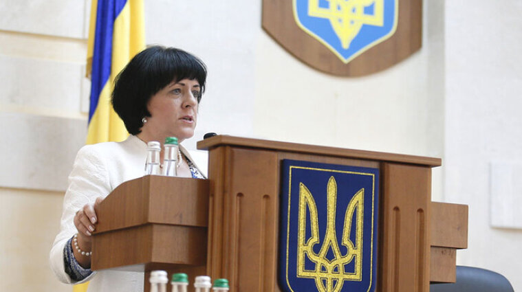 Бывшая члена Счетной палаты, которая нашла нарушения более чем на миллиард гривен в Аппарате Рады, будет судиться из-за своего увольнения