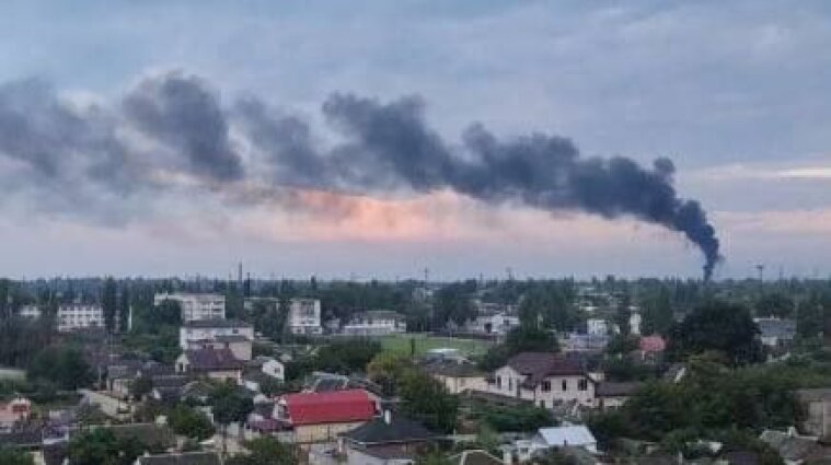 В оккупированном Крыму "хлопок": слышны взрывы и виден огонь в районе Джанкоя