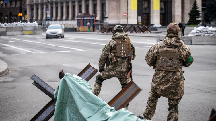 Залужний: росія не зможе різко перенести бойові дії під Київ