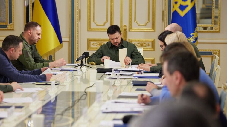 Від травня можуть скоротити окремі соціальні видатки в Україні