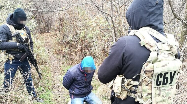 СБУ затримала чоловіка, який хотів підірвати територію ООС на Донбасі