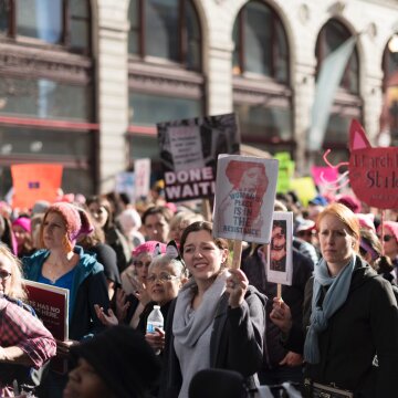 8 березня жіноцтво святкує боротьбу за права, а не весну та жіночність