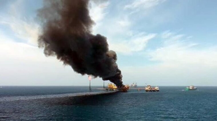 Вспыхнула нефтяная платформа в Мексиканском заливе: есть жертвы