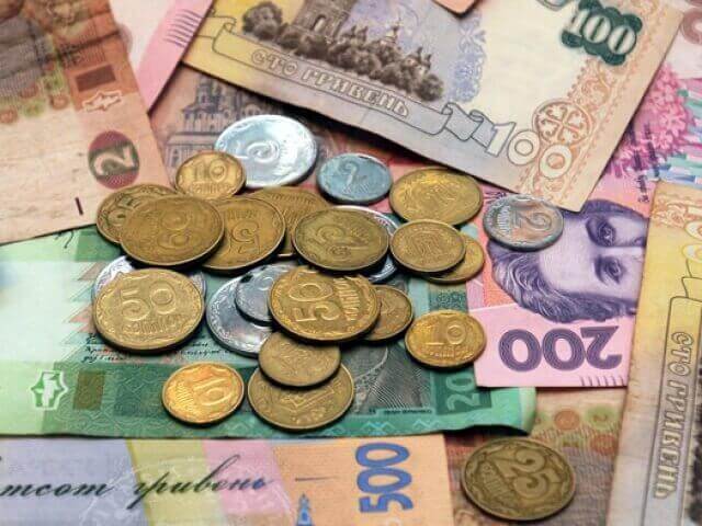 В Україні перестануть приймати старі купюри: що робити з грошима