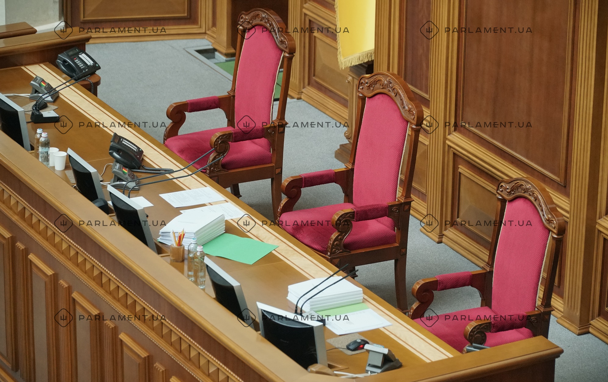 Прийняття бюджету затягується: які загрози постали перед Україною