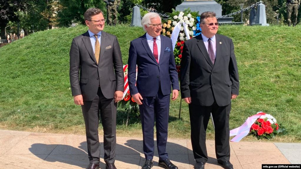 МИД Украины, Польши и Литвы "борются" с Россией