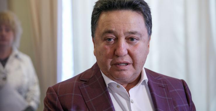 Александр Фельдман вступил в конфликт с Кернесом