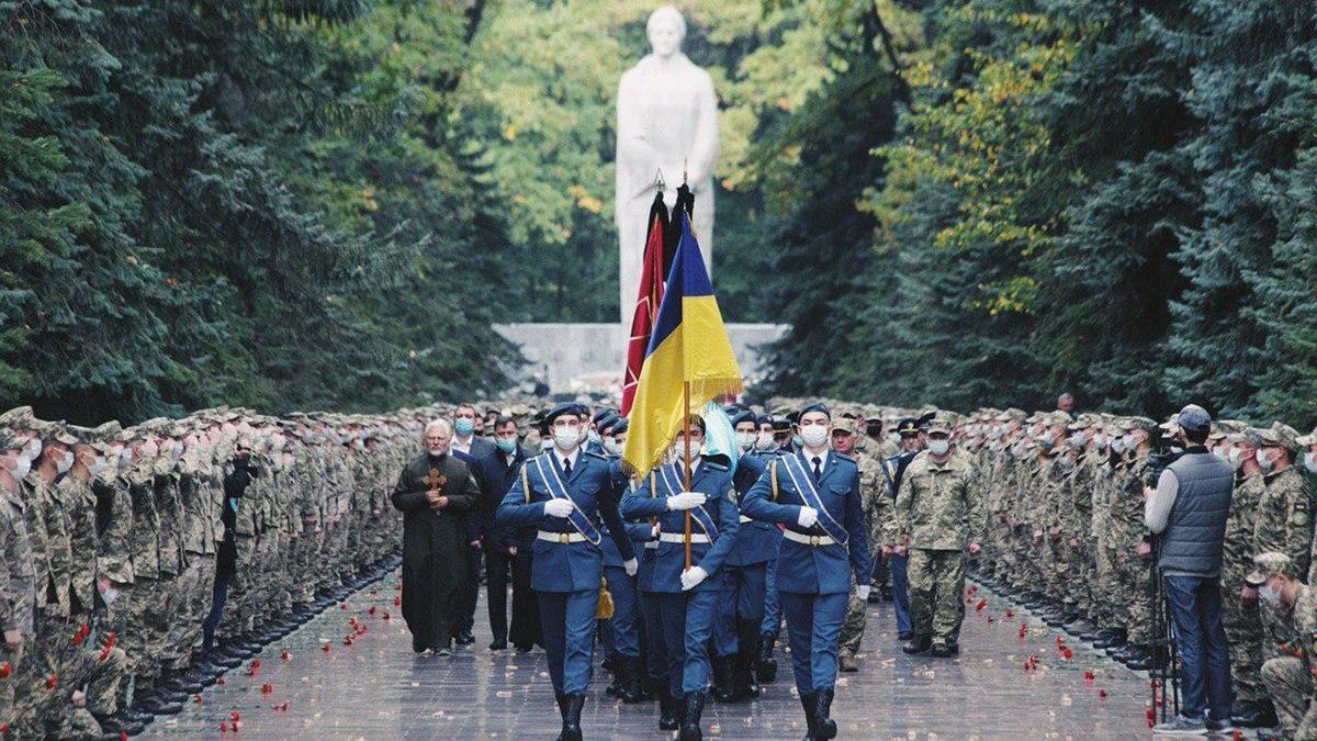 У Харкові попрощались із загиблим курсантом у катастрофі Ан-26