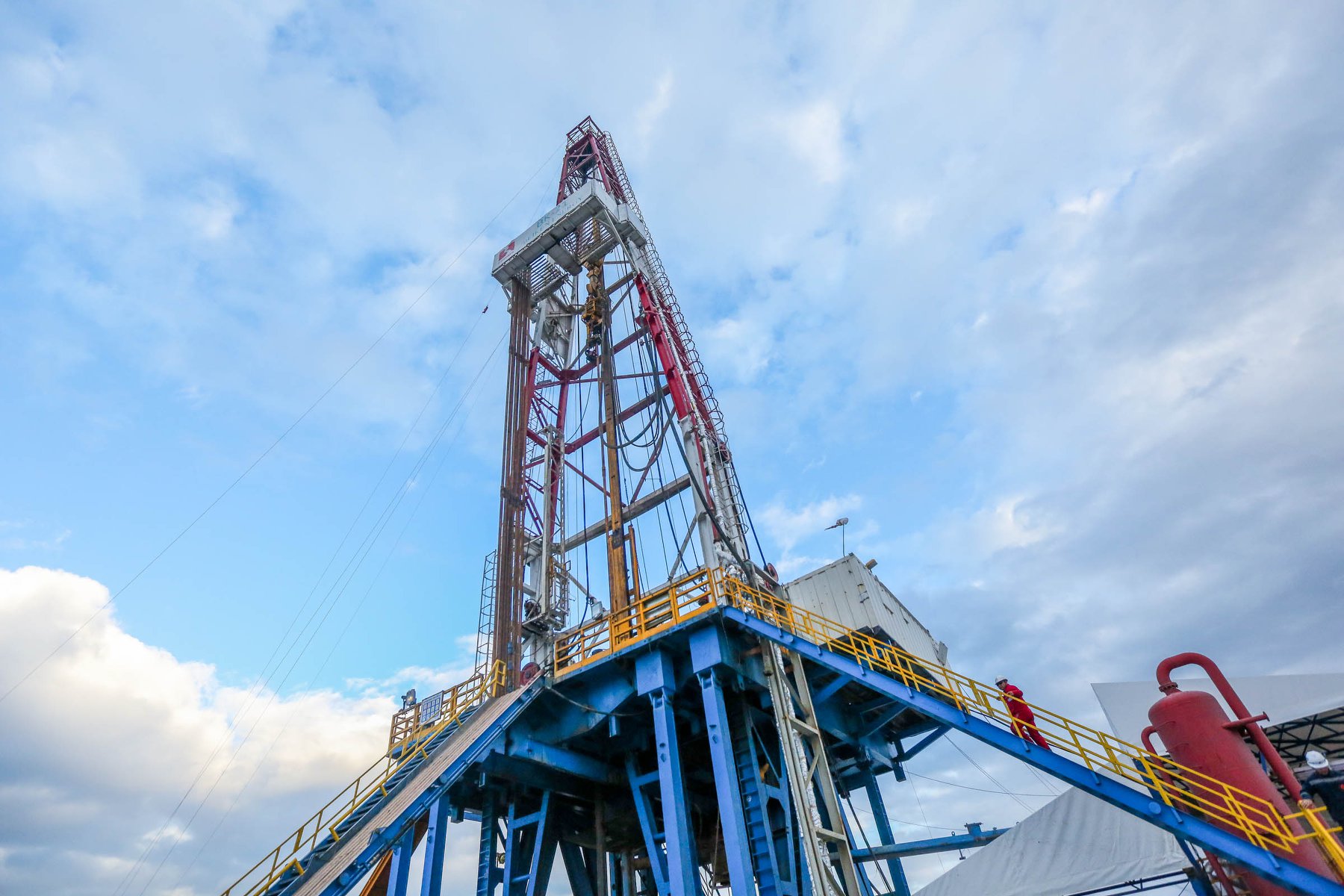 Комишнянське родовище: в Україні пробурили потужну надглибоку газову свердловину