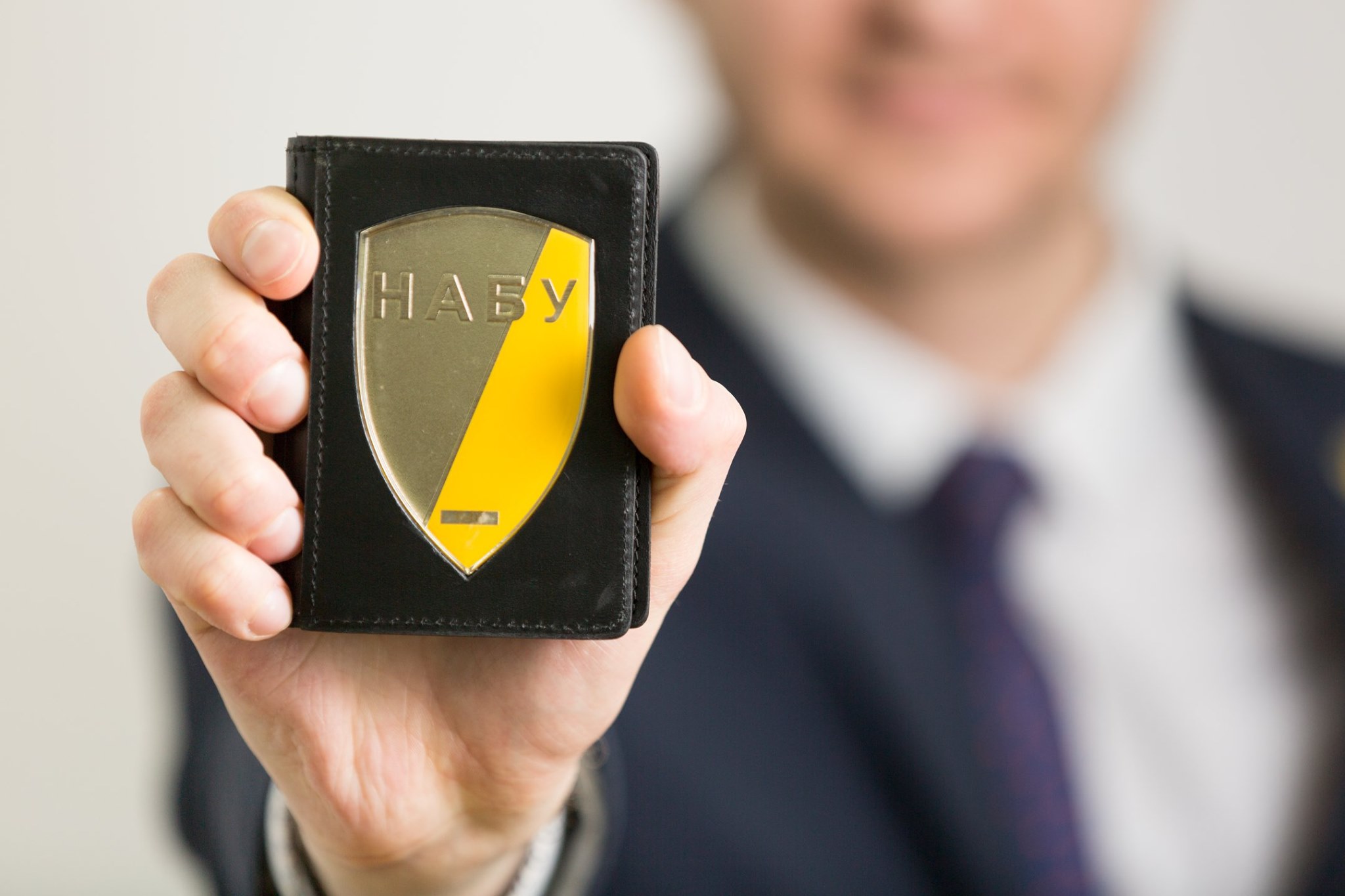 Махінації з гуманітаркою: НАБУ обшукало двох заступників міністрів та радницю Єрмака