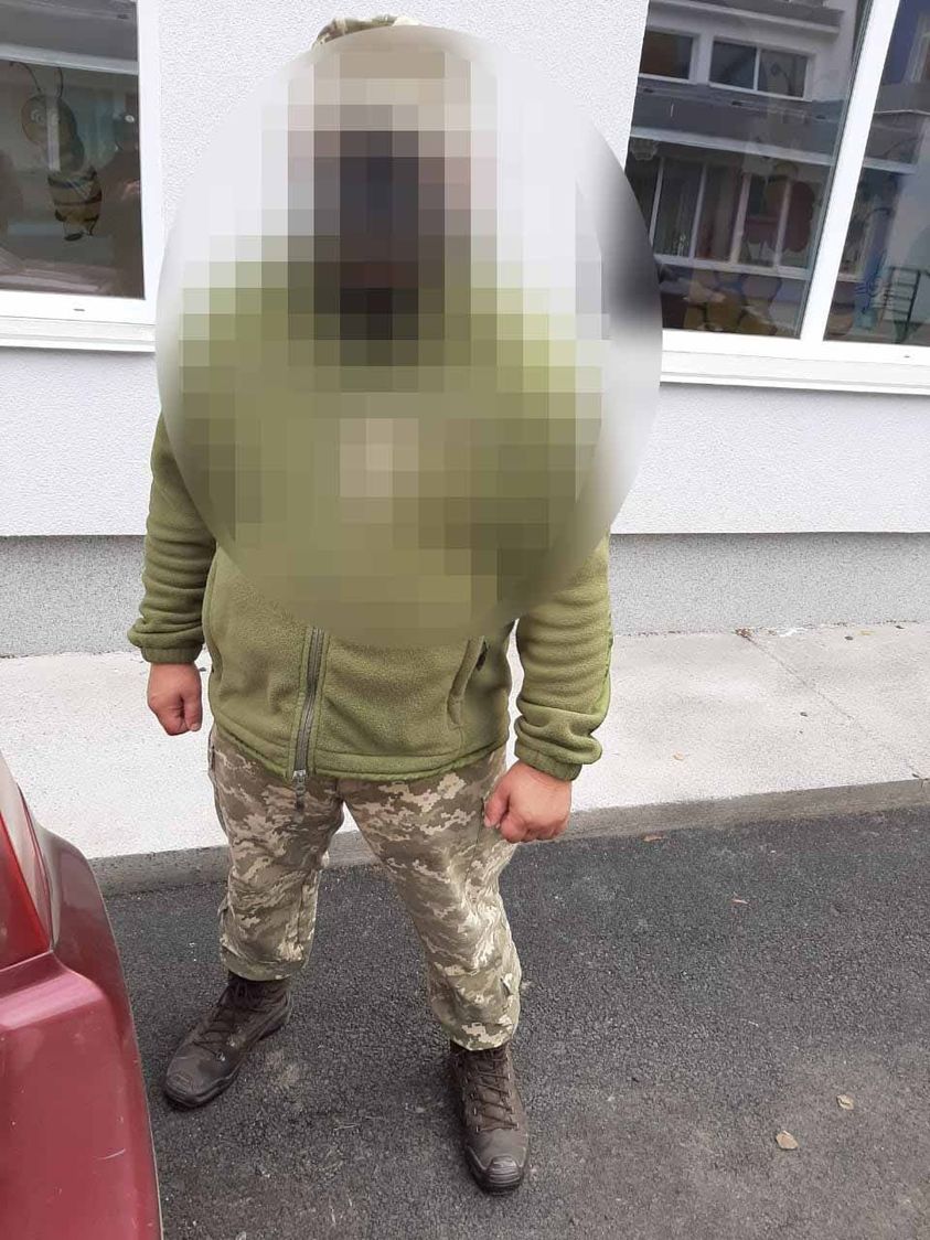 Вінничанин пошкодив скриньку для проведення "опитування Зеленського"