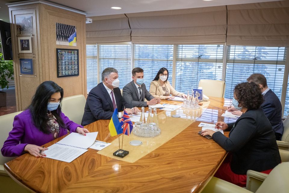 Зустріч міністра внутрішніх справ Арсена Авакова з послинею Великої Британії Меліндою Сіммонс