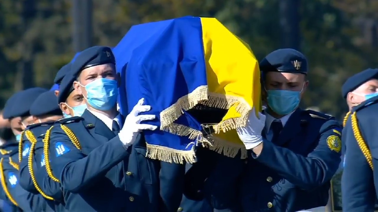 У Харкові прощаються із загиблими курсантами в АН-26: фото