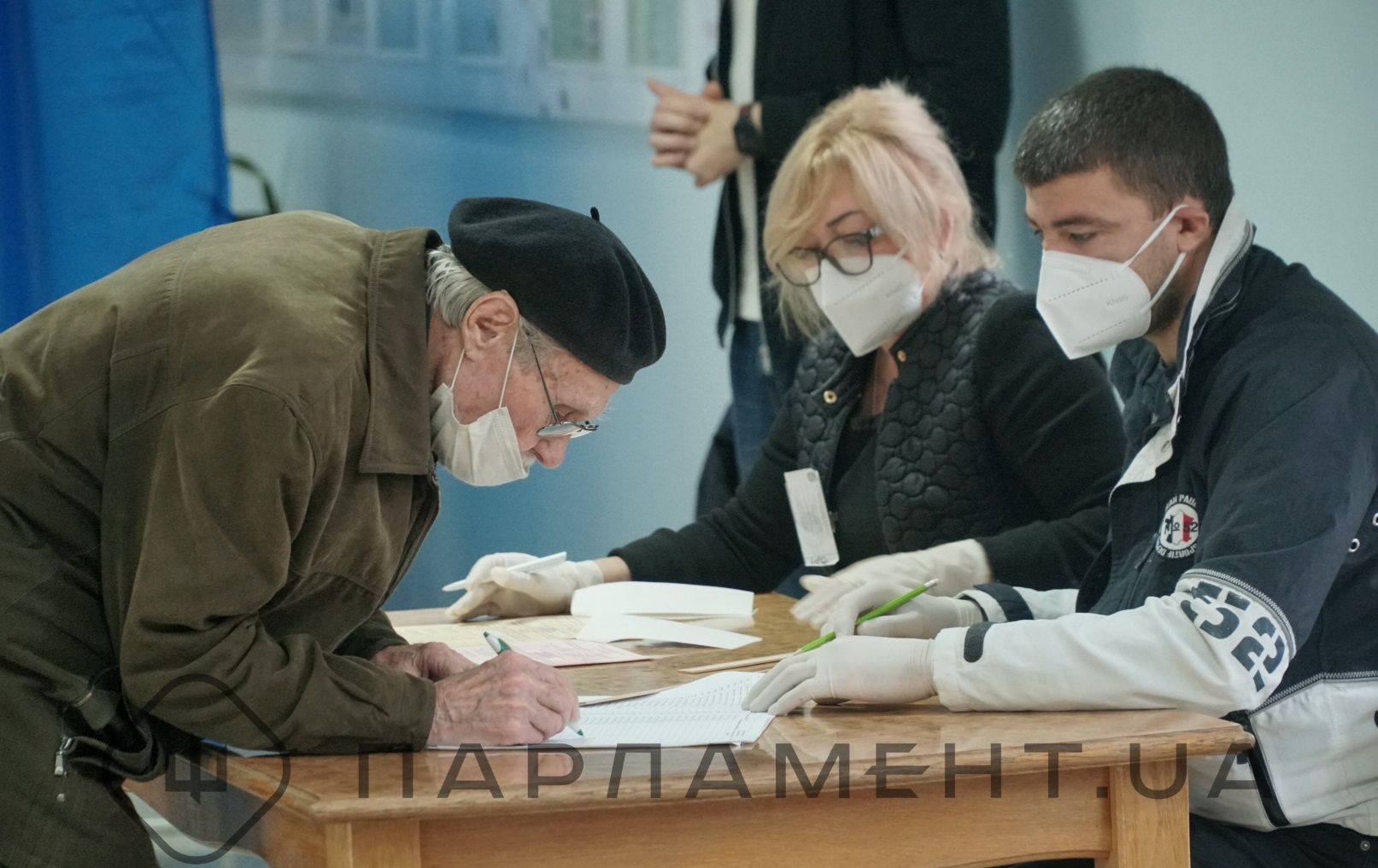 У Донецькій області виборець заявив, що отримав заповнений бюлетень