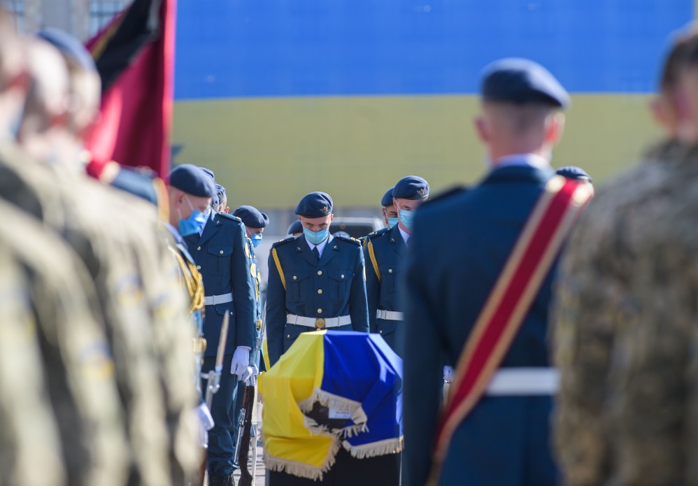 Голова Харківської ОДА використав відео прощання з загиблими в авіакатастрофі АН-26 як рекламу на YouTube