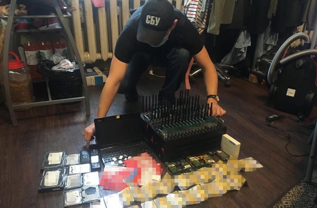 У Києві блокували діяльність “ботоферми”, яку фінансували з Росії