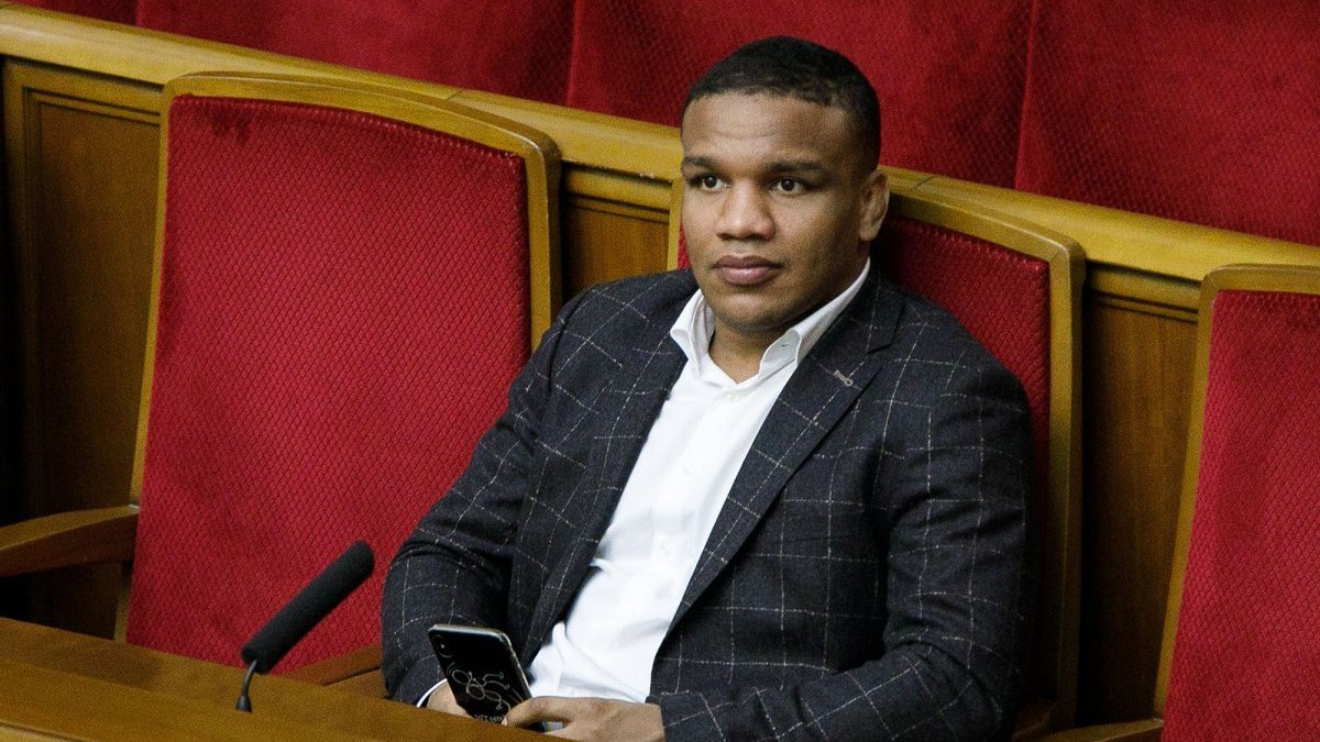 Разведка наградила депутата Беленюка пистолетом – документ