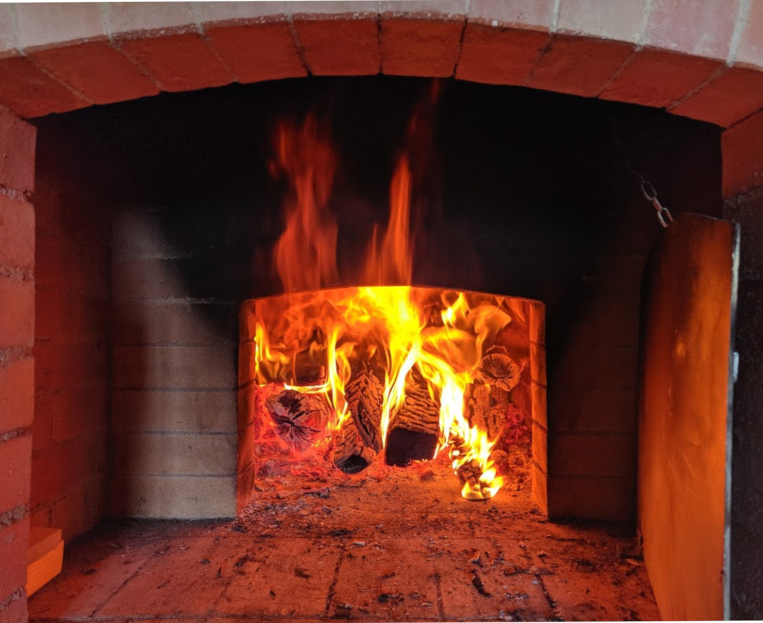 У Івано-Франківській області чоловік кинув у піч бюлетень свого родича