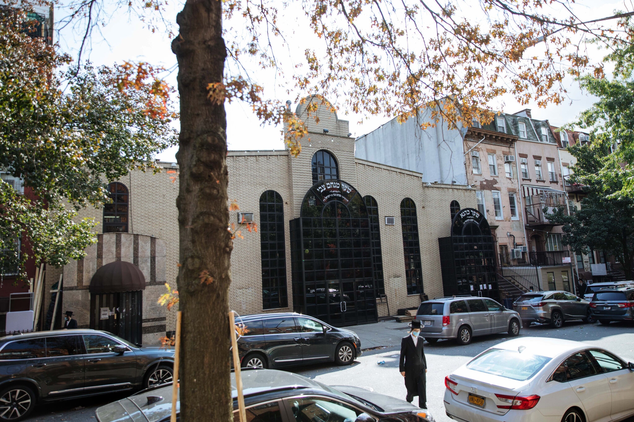 Празднование на 10 тыс. гостей: в Нью-Йорке запретили свадьбу хасидов из-за COVID-19