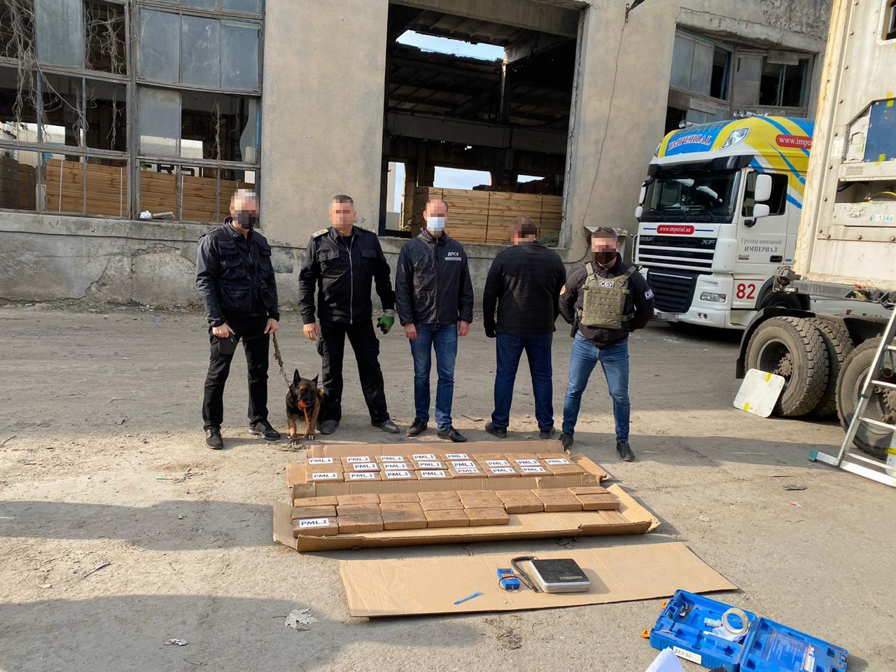 Наркотики, кокаїн, прикордонник