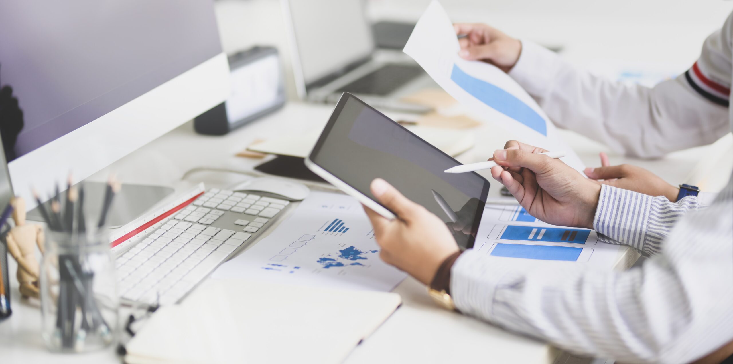 Опросы Зеленского: заплатят меценаты, а проводить будет общественная организация